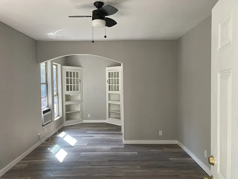 1812 G St N #1 — Photo 2