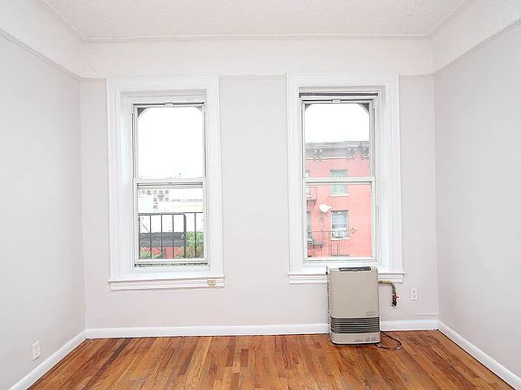 4th image of 272 Grand St #4L
