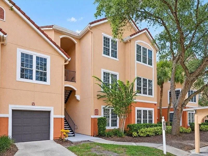 2 bed, 2.0 bath, 1209 sqft, $2,500 — Photo 2