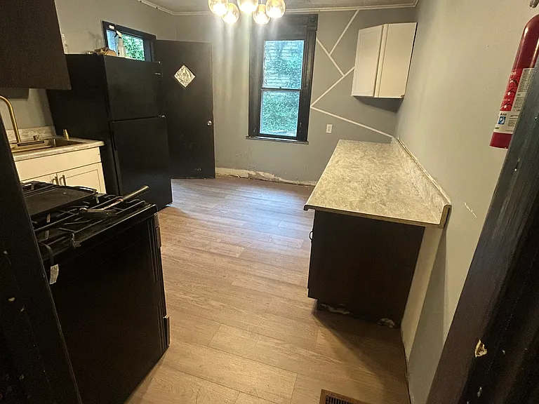 102 Knox Ave — Photo 9
