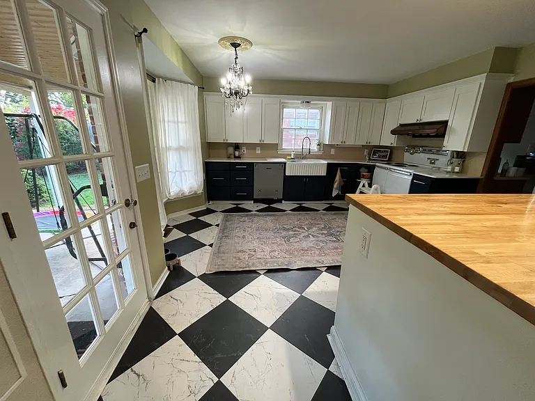 2221 W 4th Ave — Photo 2