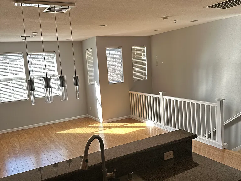 1027 Santa Rosa Ct — Photo 6