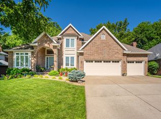 2113 S Pin Oak Dr, Springfield, MO 65809