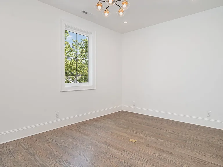 909B Gale Ln — Photo 28