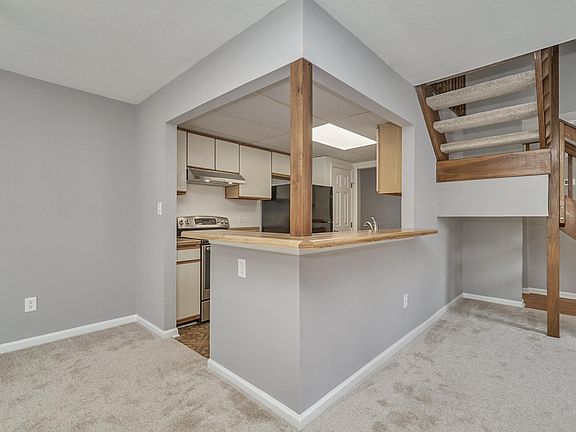 2nd image of 4752 Woodglen Ct