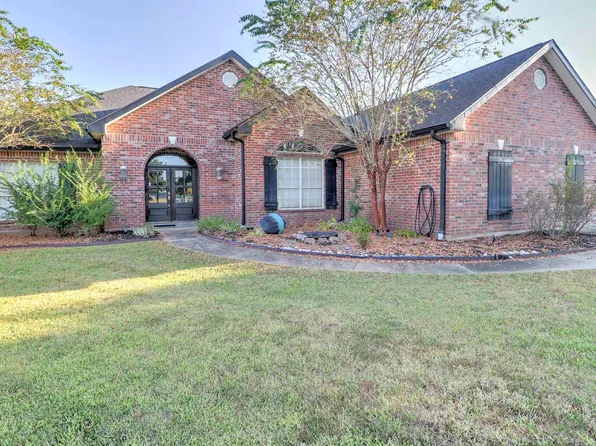 1113 Oakleaf Ln, Lake Charles, LA 70605