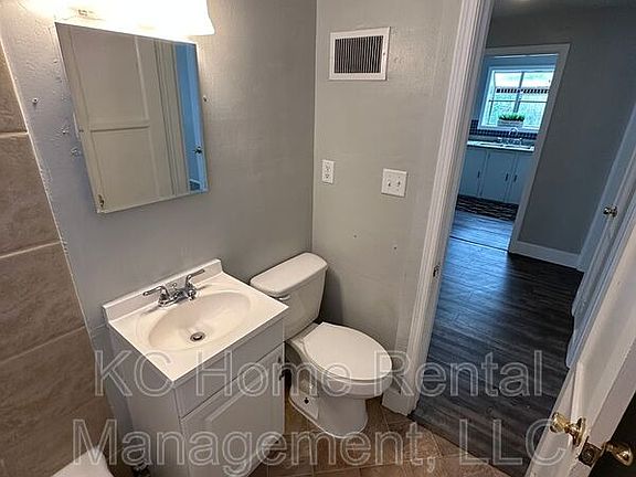 3rd image of 127 W 85th St