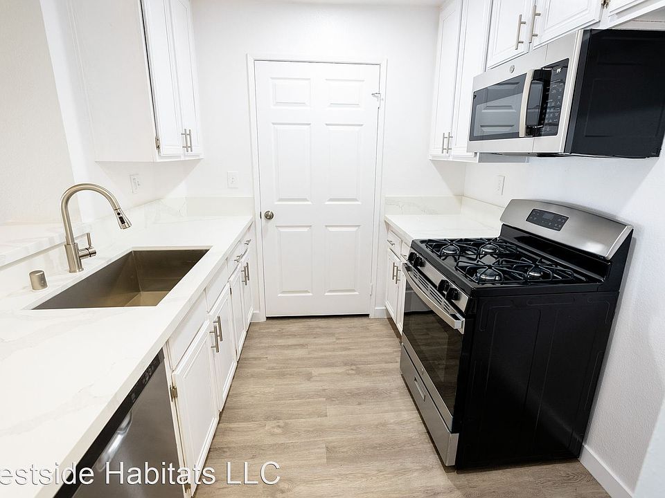 2nd image of 315 S Virgil Ave #10582072