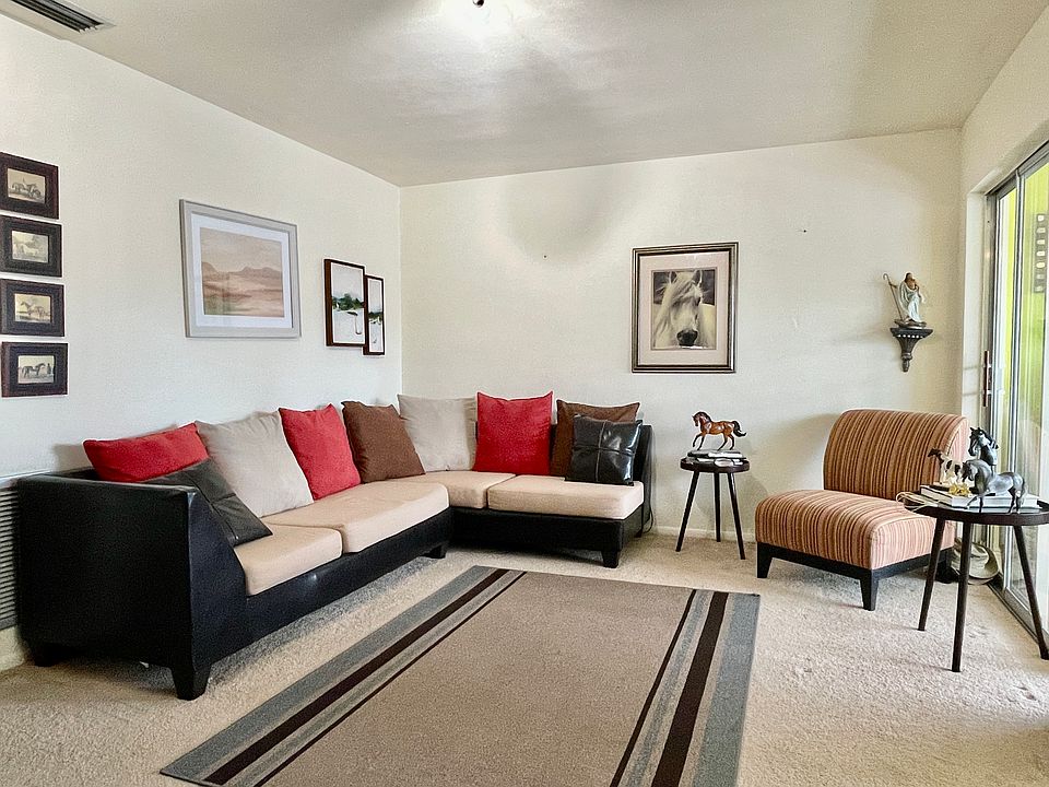 1st image of 1221 Drew St #20