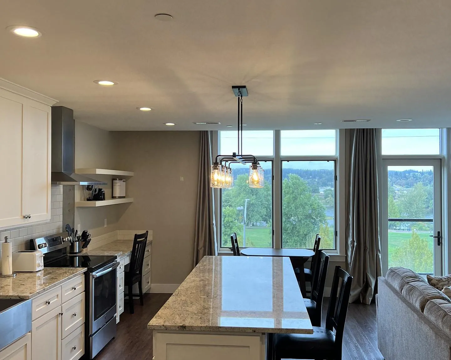 1 bed, 967 sqft, $2,600 — Photo 4