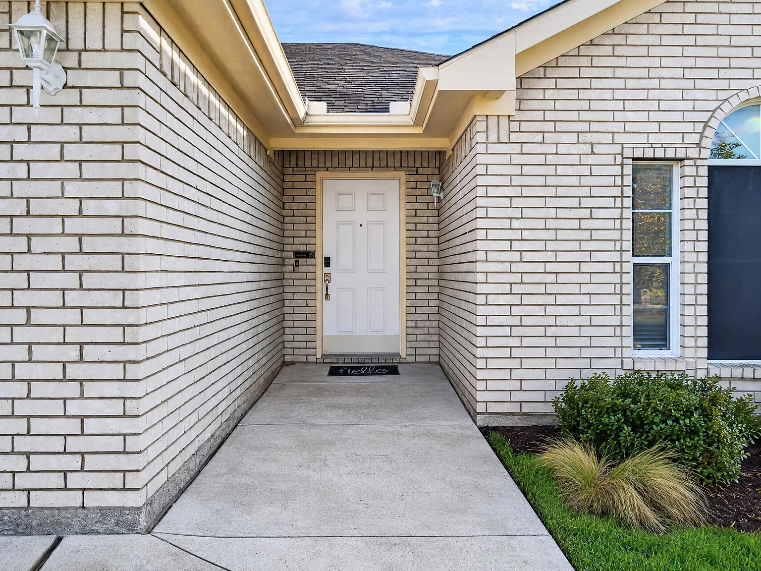 3 bed, 1288 sqft, $1,850 — Photo 3