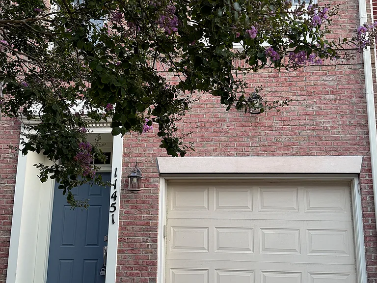 11451 Log Ridge Dr — Photo 2