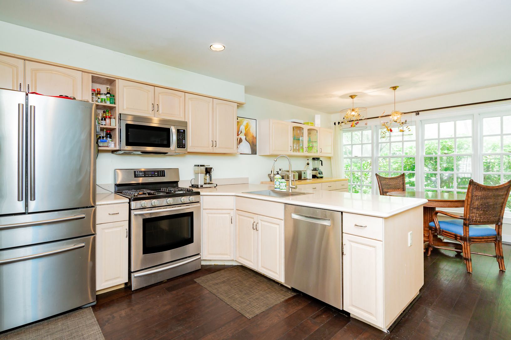 Kitchen with breakfast area