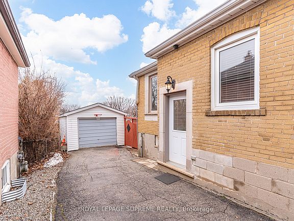 3rd image of 18 Fairweather Rd