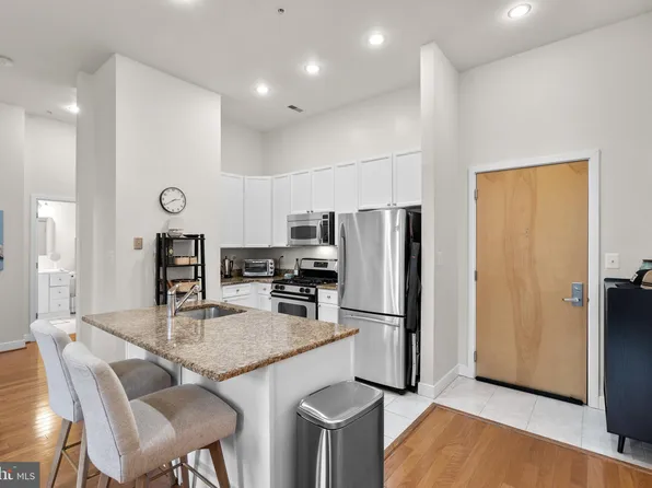 181 E Reed Ave APT 412, Alexandria, VA 22305