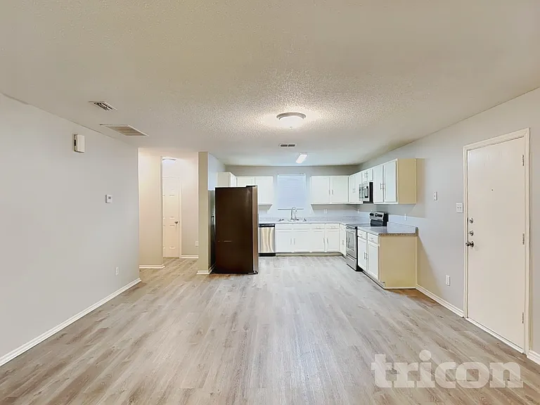 2904 Crimson Clover Dr — Photo 5