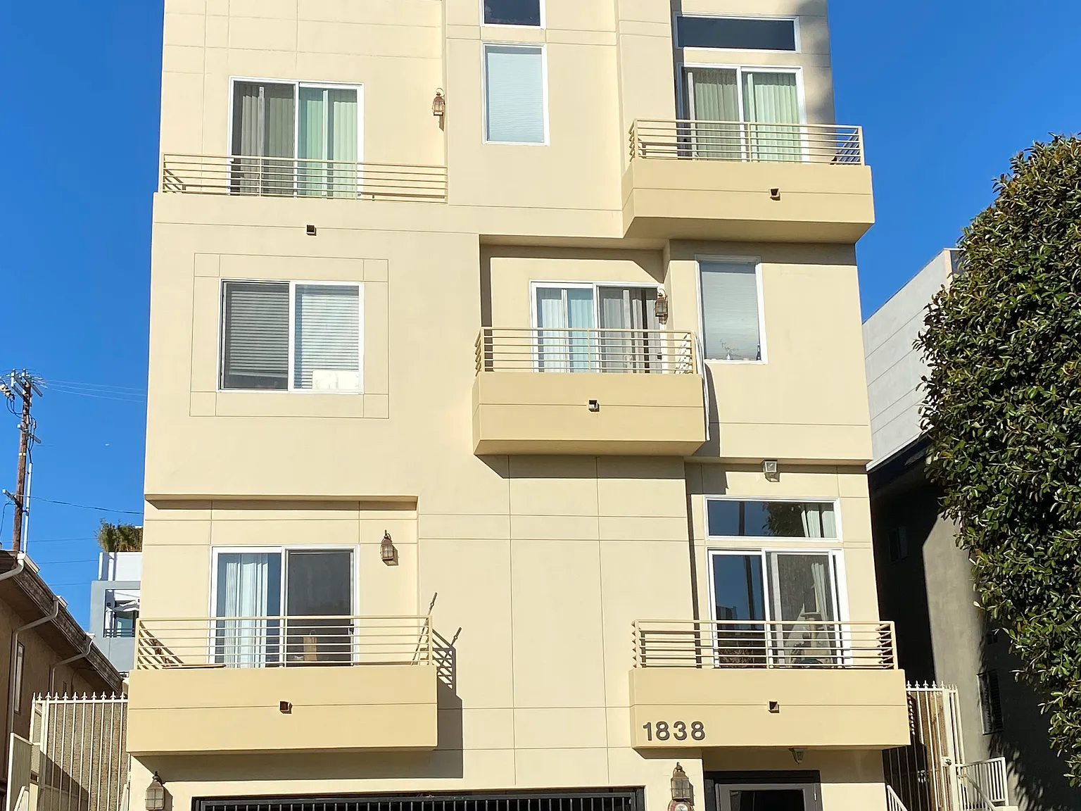 3 bed, 3.5 bath, 1850 sqft, $5,800 — Photo 1