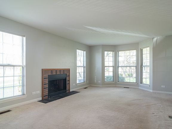 3rd image of 914 Sparta Ct