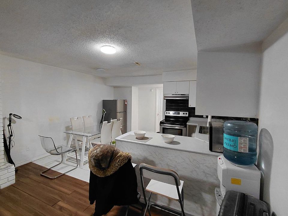 1st image of 232 B Hart St #B
