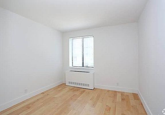 2nd image of 424 W 53rd St #507