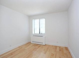 424 W 53rd St #14, New York, NY 10019