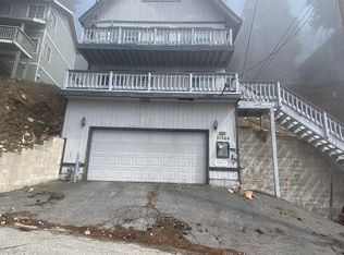 31564 Old City Creek Rd, Running Springs, CA 92382