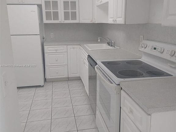 3rd image of 6969 Collins Ave APT 711