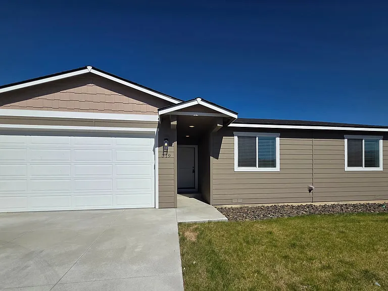 319 S Nevada Ave — Photo 1