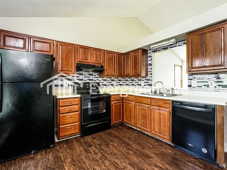 980 Hamilton Ridge Ln — Photo 2