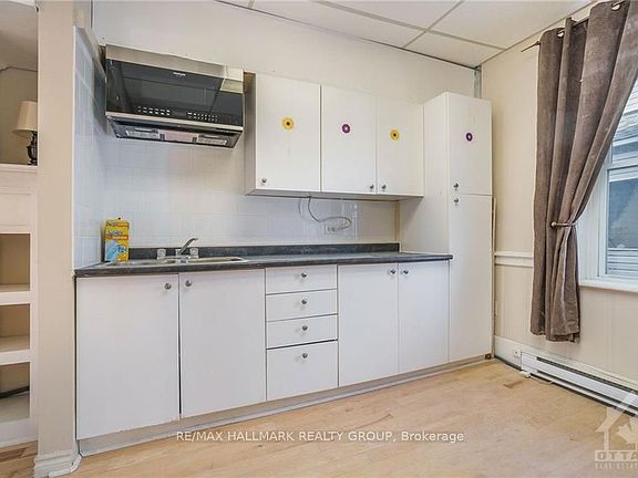 3rd image of 86 George St