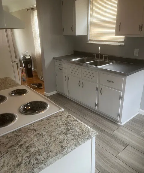 Tudor Ct — Photo 5