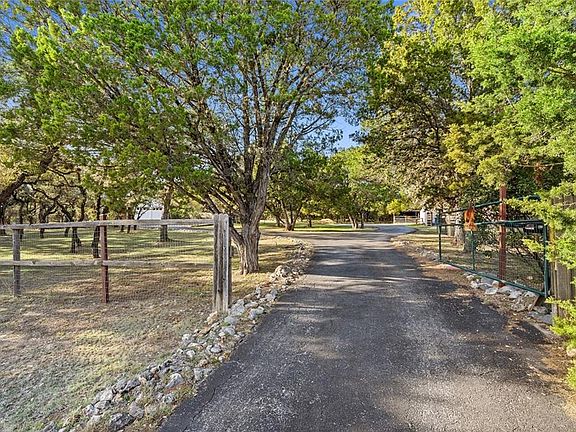 3rd image of 115 Oak Hill Dr
