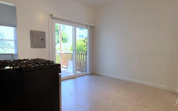 4th image of 3945 18th St