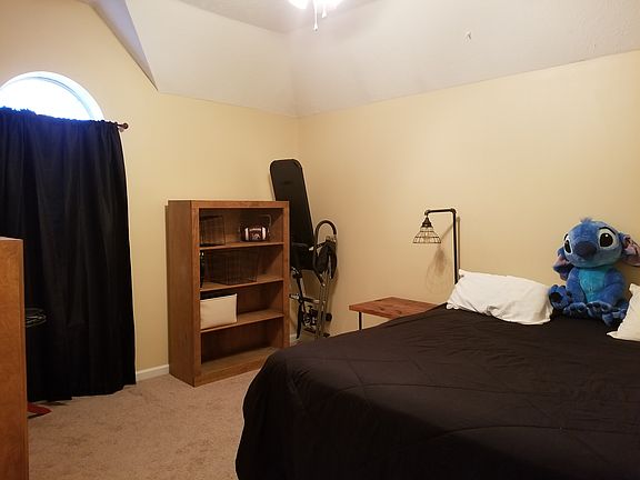 Bedroom #2- 14.5' x 11.5' 