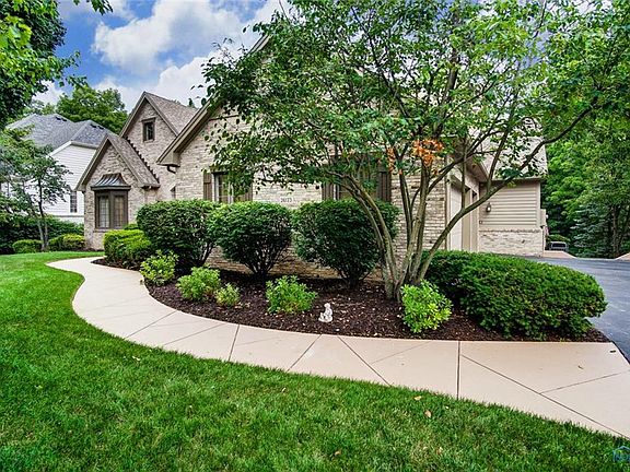 2nd image of 26173 Edinborough Cir