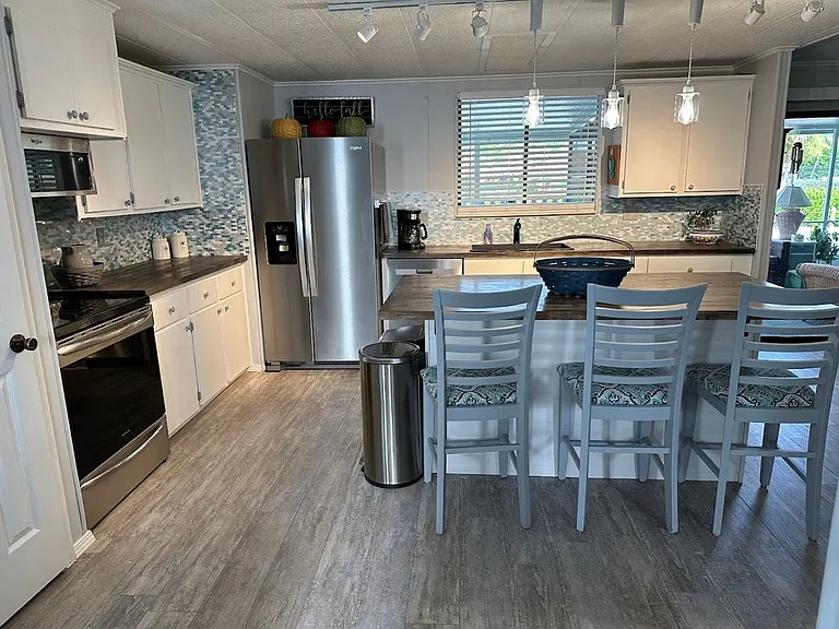5700 Bayshore Rd #205 — Photo 11