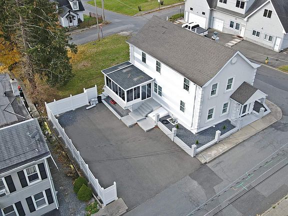 4th image of 32 Mcdonald Street