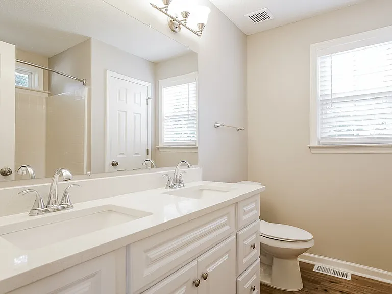 203 Zircon Ln — Photo 11