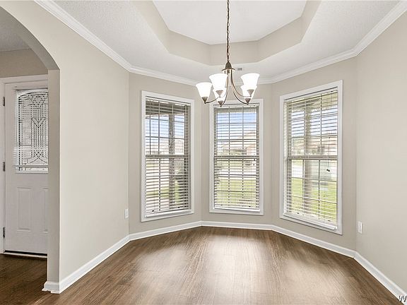4th image of 184 Roscommon Rd