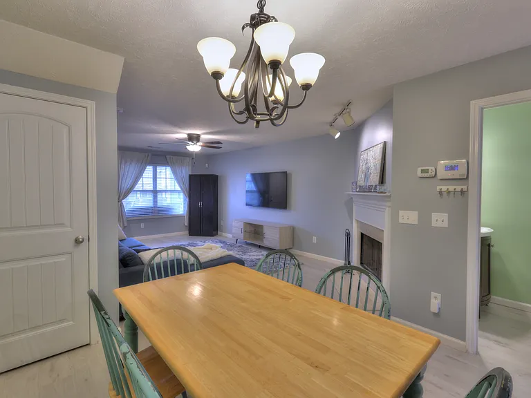 589 Bradburn Village Cir — Photo 11