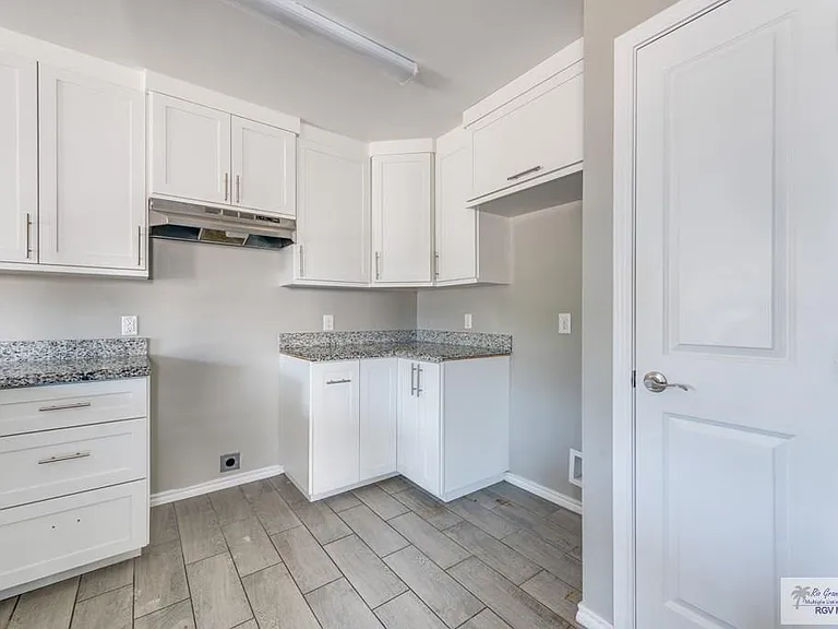 2107 Carlos Ave #A — Photo 12