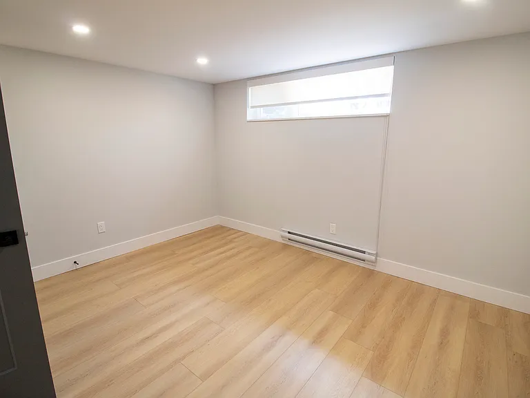 179 Burnside Dr #LOWER — Photo 16