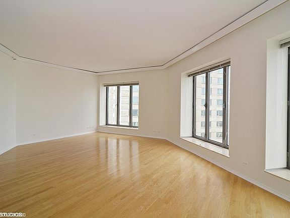 2nd image of 7320 N Rogers Ave #715