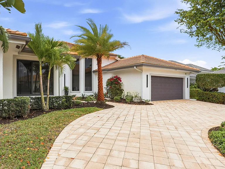 11180 Isle Brook Ct — Photo 7