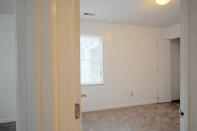 304 Gladstone Dr — Photo 13