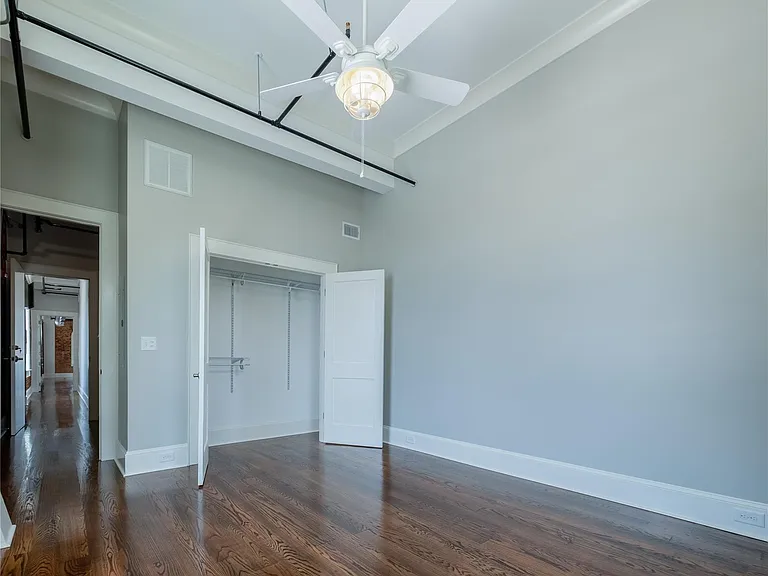 111-201 W Jefferson St #201 — Photo 10