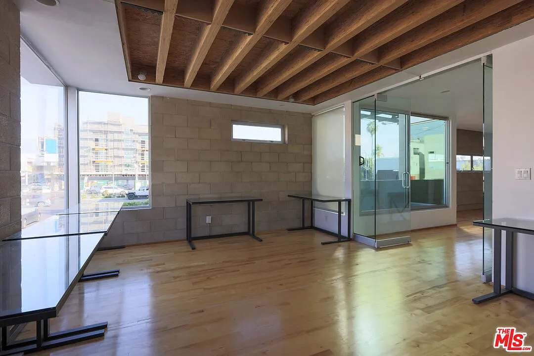 2 bed, 2.5 bath, 2100 sqft, $11,950 — Photo 4