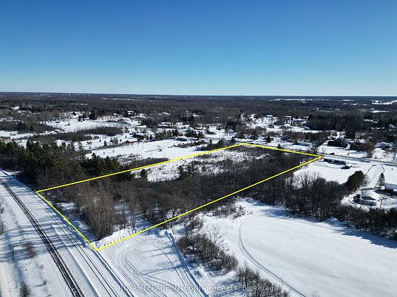 4th image of 810 Christie Lake Rd