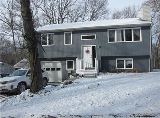 55 Oak Tree Dr, Johnston, RI 02919