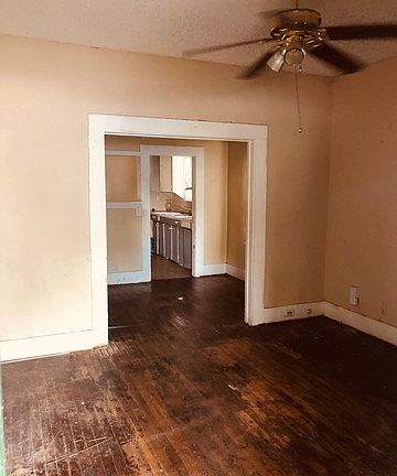 3rd image of 146 Oriental Ave